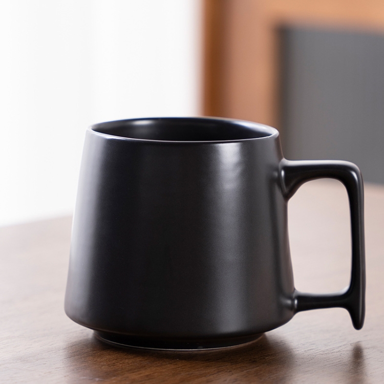 mugs and cups